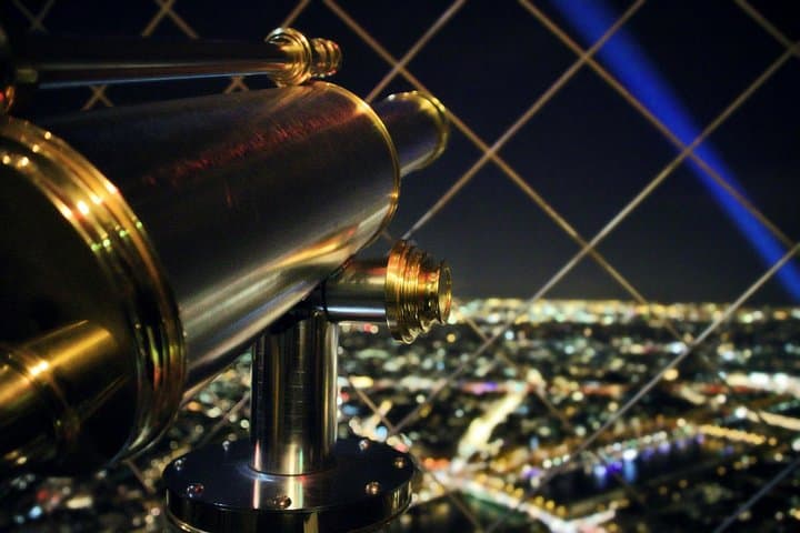 Soirée at the Eiffel Tower: Small-Group Guided Experience — photo 4