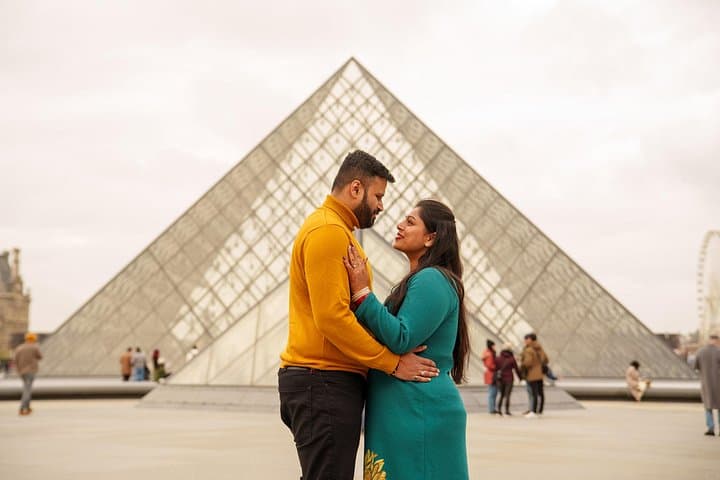 Paris: Your Own Private Photoshoot at Louvre Museum — photo 5