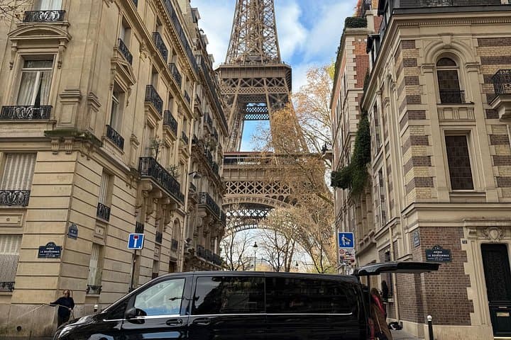 Airport Transfer Charles De Gaulle or Orly to and from Paris — photo 1