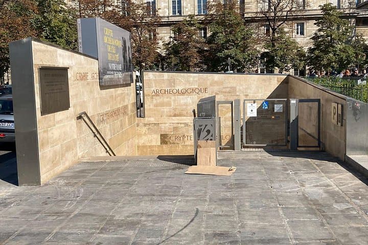 Paris Notre-Dame Interior or Exterior Walking Tour — photo 10