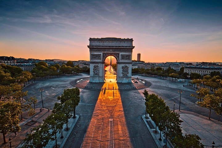 Arc de Triomphe in Paris Walking Tour with Audioguide (no ticket) — photo 8