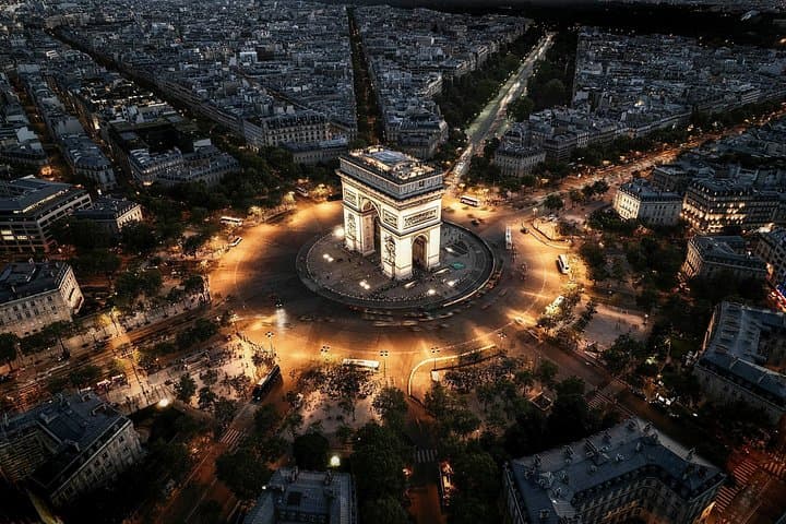 Arc de Triomphe in Paris Walking Tour with Audioguide (no ticket) — photo 11