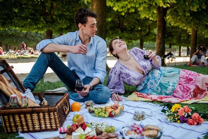 Parisian Romantic Picnic — photo 1