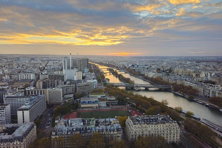Eiffel Tower Access with Audio Guide & Summit Upgrade — photo 7