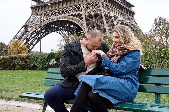 Paris Luxury Private Professional Photoshoot at the Eiffel Tower — photo 4