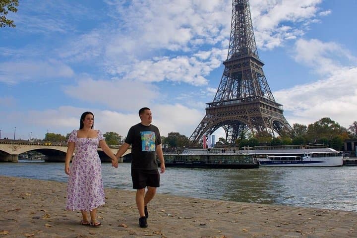 Paris Luxury Private Professional Photoshoot at the Eiffel Tower — photo 17