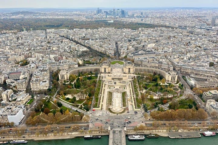 Eiffel Tower Guided Tour Access by Elevator 2nd Floor and Summit — photo 8