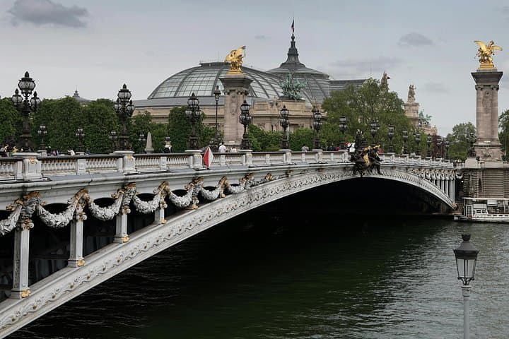 Alexander III Bridge Photoshoot — photo 3