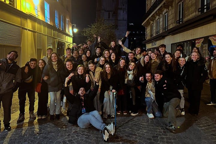 Paris: Social Pub Crawl – Come Alone, Leave With Friends — photo 18