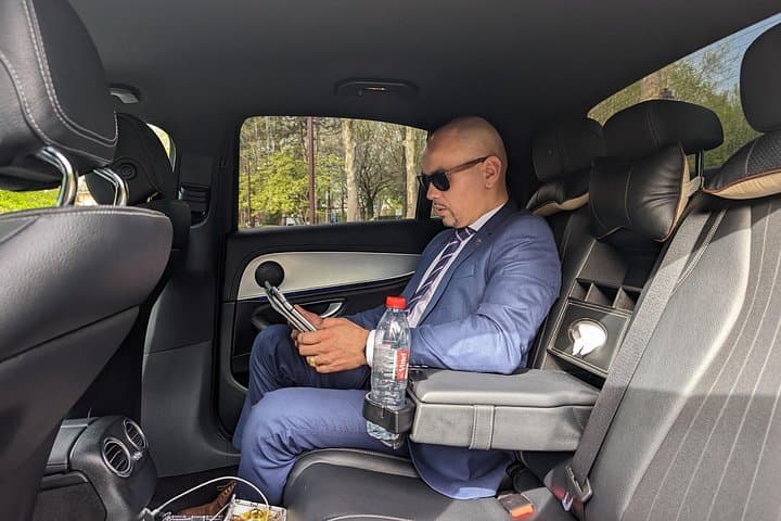 CDG Airport Transfer Paris Professional Driver — photo 7