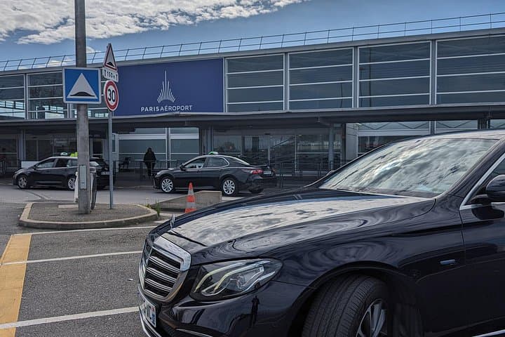 CDG Airport Transfer Paris Professional Driver — photo 9