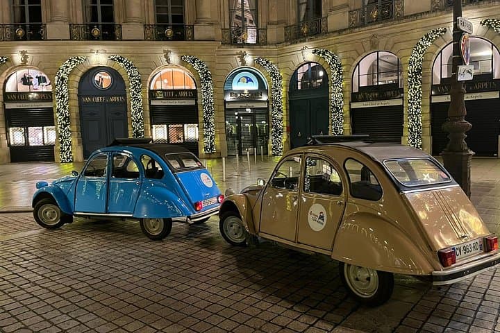 Private tour Paris Christmas lights tour 2 hours in Citroën 2CV — photo 6