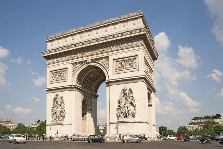 Paris City and Louvre Museum Small Group Shared Tour — photo 2