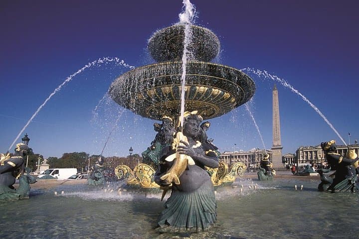 Paris City and Louvre Museum Small Group Shared Tour — photo 3