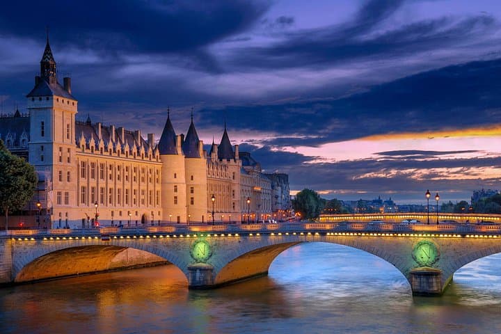 Paris Big Walking Tour with Audioguide on Your Smartphone — photo 8