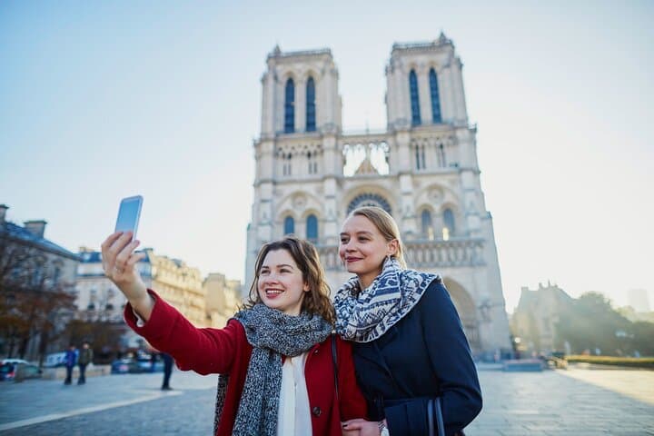 Notre Dame de Paris: Semi Private or Private Guided Tour Guide — photo 2