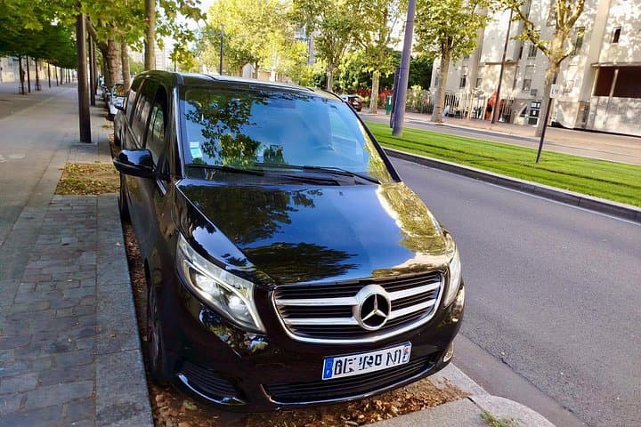 Private transfer Paris  Beauvais - One way — photo 5