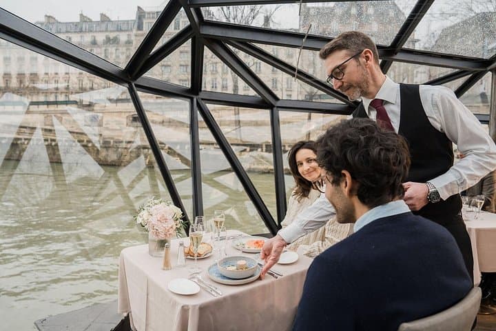 Bateaux Mouches® Lunch Cruise on the Seine River in Paris — photo 5