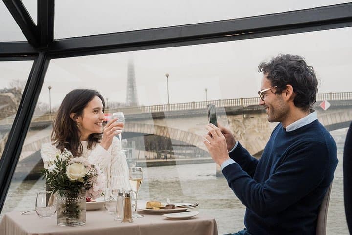 Paris Christmas Special Lunch Cruise by Bateaux Mouches® — photo 11