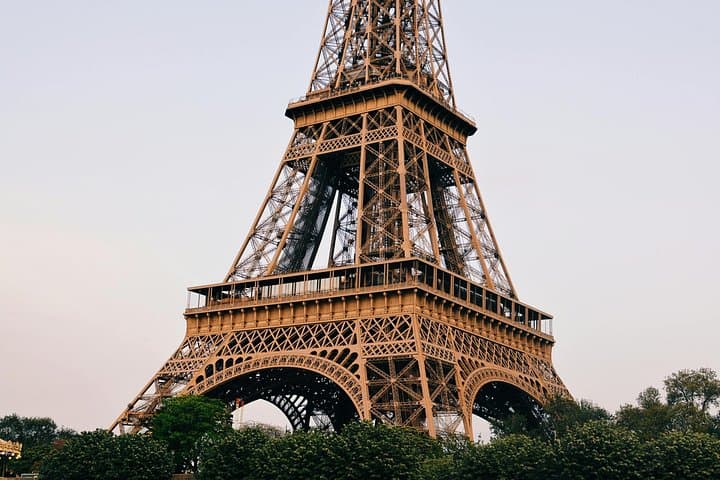 Eiffel Tower Access with Audio Guide & Summit Upgrade — photo 9