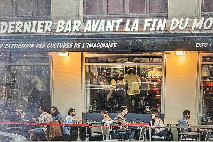 Paris Darkest Tales A Night of Secrets and Legendary Bar Tour — photo 1