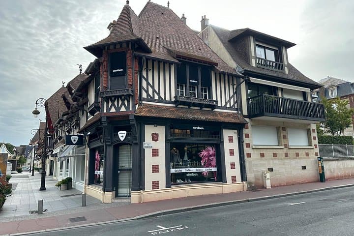 Normandy Day Trip: Rouen , Etretat , Deauville from Paris — photo 11