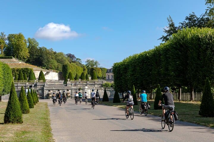 Nature electric bike ride from Paris to Versailles — photo 1