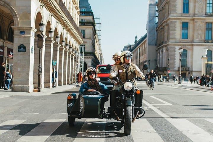 Paris Vintage Sidecar Tour – Emily in Paris highlights — photo 7