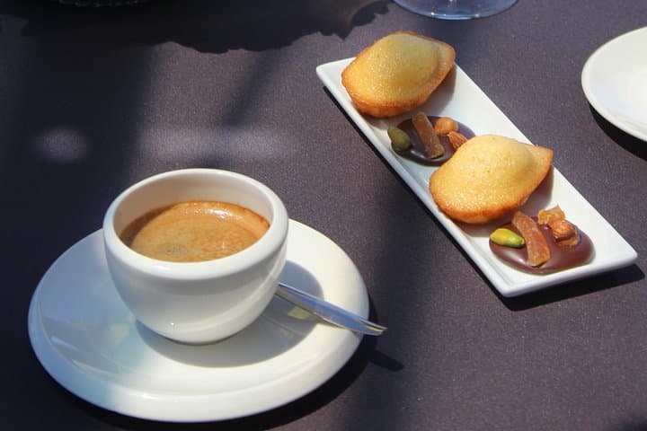 Early evening Dinner Cruise with drinks by Bateaux Parisiens — photo 20