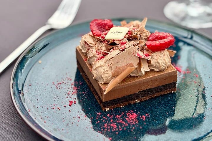 Bateaux Parisiens Seine River Gourmet Lunch & Sightseeing Cruise — photo 17