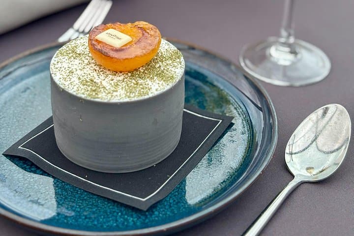 Bateaux Parisiens Seine River Gourmet Lunch & Sightseeing Cruise — photo 18