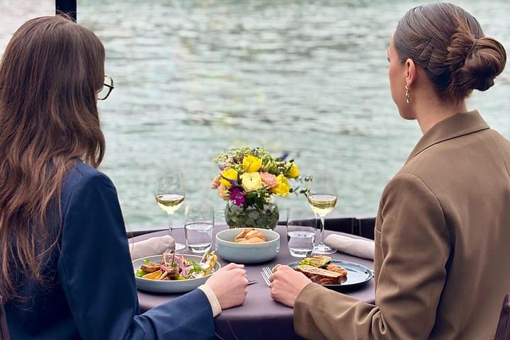 Bateaux Parisiens Seine River Gourmet Lunch & Sightseeing Cruise — photo 20