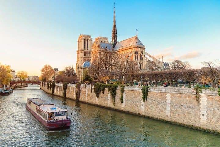Paris Half Day Tour & Cruise, Private Guide & Louvre Entrance — photo 4