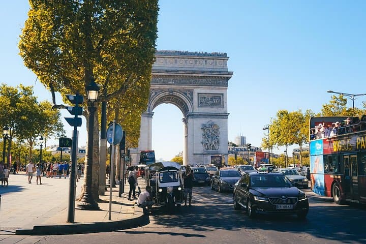 Guided Tour of the Champs-Élysées with Arc de Triomphe Tickets — photo 10