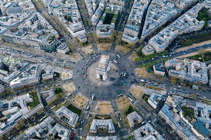 Guided Tour of the Champs-Élysées with Arc de Triomphe Tickets — photo 6