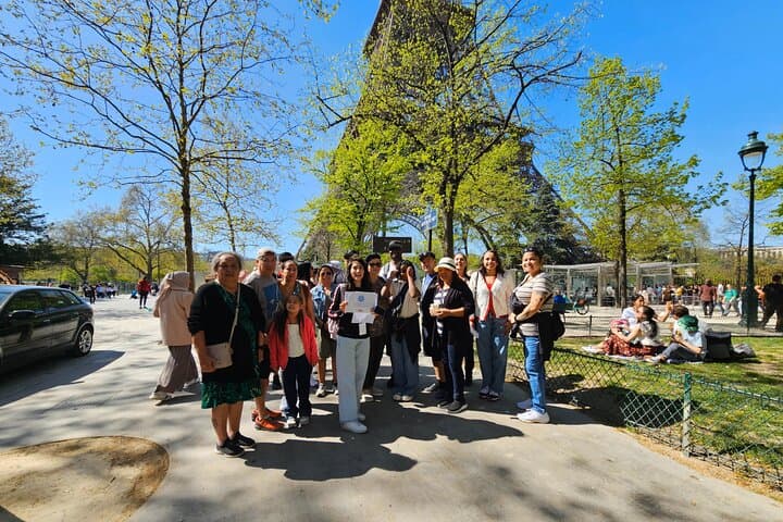 Eiffel Tower Guided Tour Access by Elevator 2nd Floor and Summit — photo 1