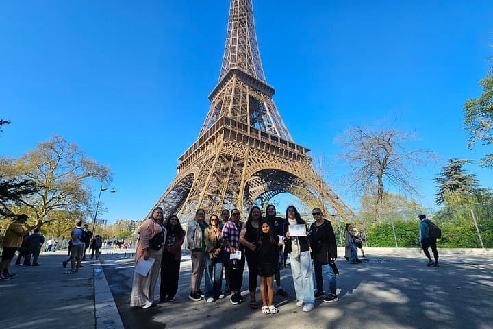Eiffel Tower Guided Tour Access by Elevator 2nd Floor and Summit — photo 5