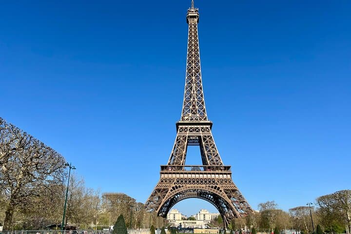 Eiffel Tower Guided Tour Access by Elevator 2nd Floor and Summit — photo 2