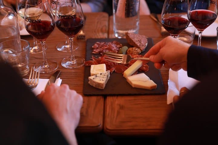 Private French Wine Tasting with a Certified Expert in Montmartre — photo 6