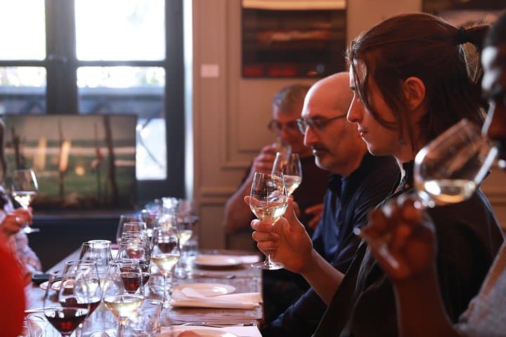 Private French Wine Tasting with a Certified Expert in Montmartre — photo 8