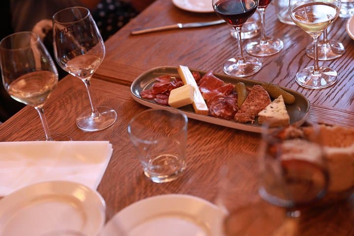 Private French Wine Tasting with a Certified Expert in Montmartre — photo 10