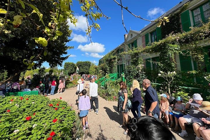 Giverny and Chateau du Champ de Bataille Private Tour from Paris — photo 15