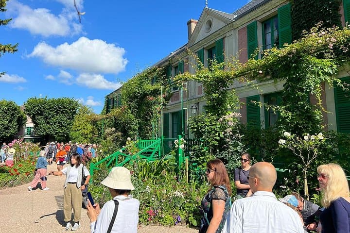 Giverny and Chateau du Champ de Bataille Private Tour from Paris — photo 16