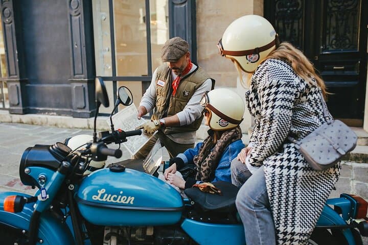 Paris Vintage Private City Tour on a Sidecar Motorcycle — photo 1