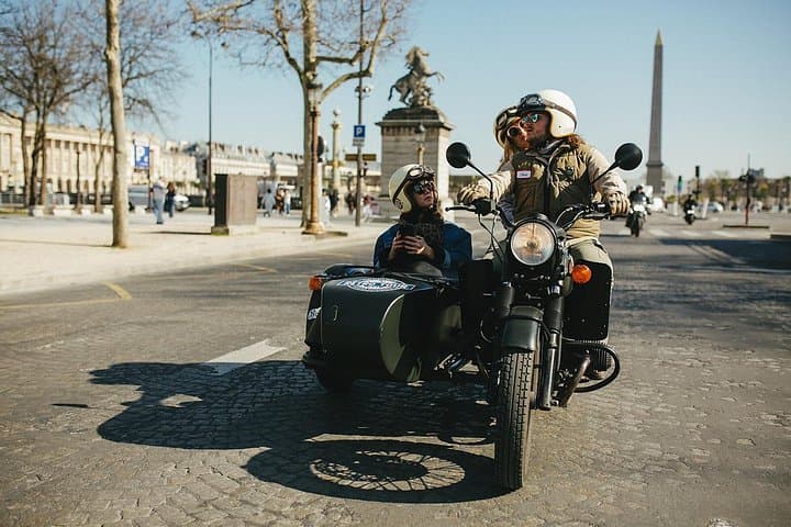 Paris Vintage Private City Tour on a Sidecar Motorcycle — photo 8