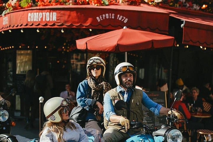 Paris Highlights city tour on a vintage Sidecar Motorcycle — photo 2