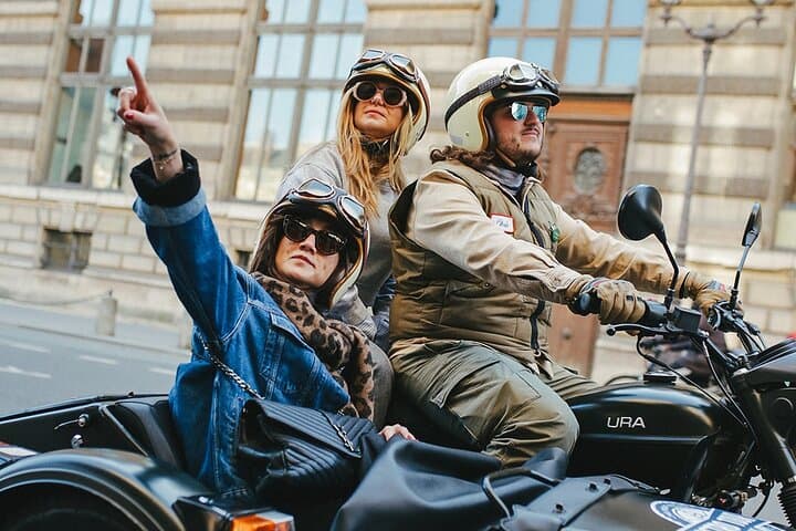 Paris Private Flexible Duration Guided Tour on a Vintage Sidecar — photo 10