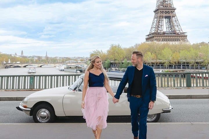Paris TV Show Tour in a Open Top Vintage French Car Citroen DS — photo 13