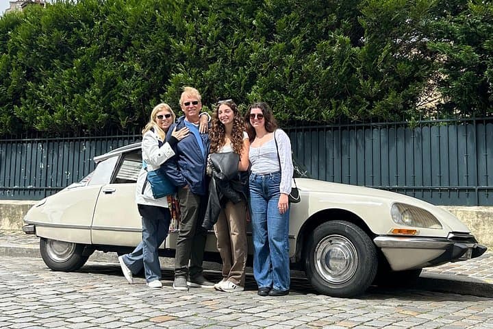 Paris TV Show Tour in a Open Top Vintage French Car Citroen DS — photo 20