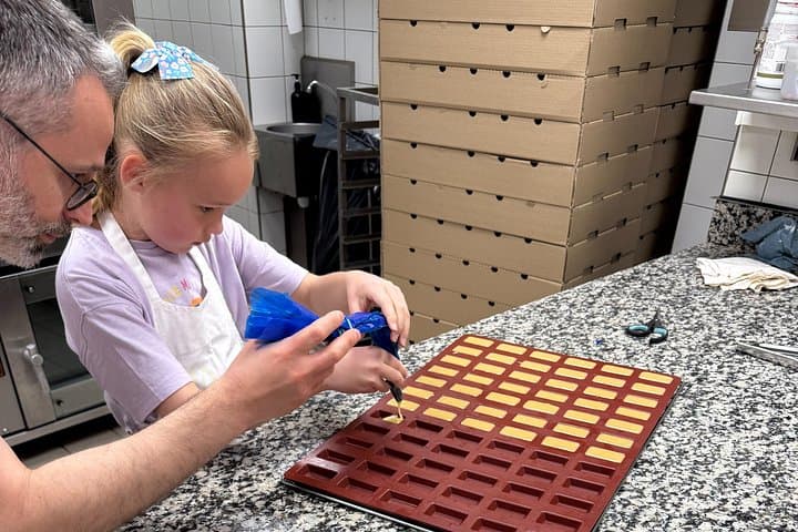 Paris French Baking Experience - Bread/Croissant or Macaron Class — photo 9